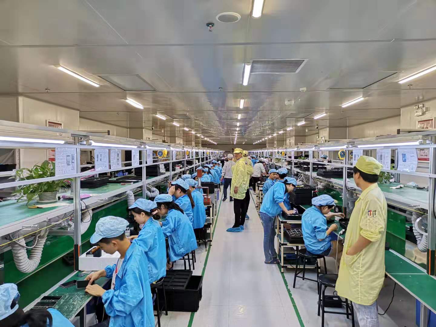 蘇寧拼購(gòu)助力老人機(jī)企業(yè)轉(zhuǎn)型“革命” 拼拼工廠帶來(lái)多方共贏